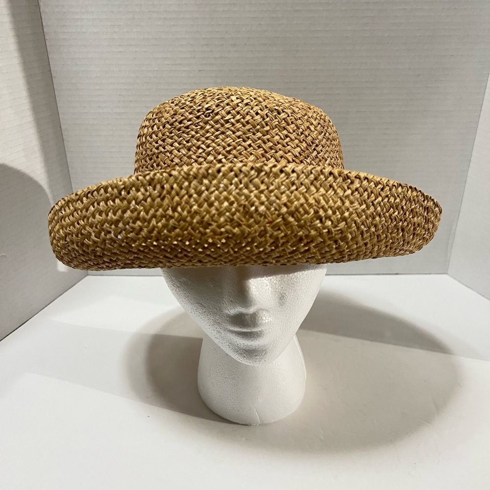 Hat summer beach new condition tan